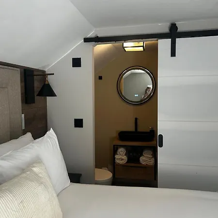 The Glen Quarter Πανσιόν