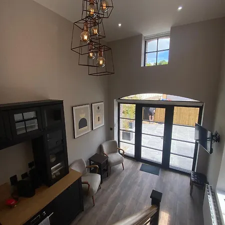 Гостевой дом The Glen Quarter 4*