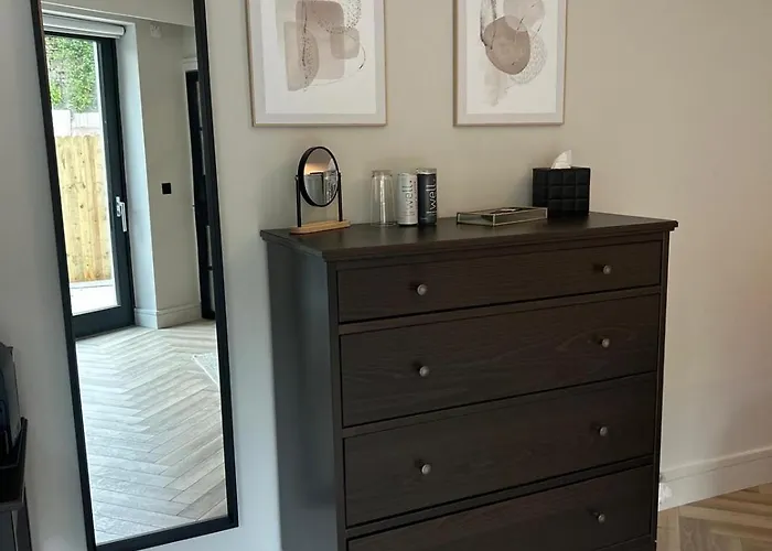 Гостевой дом The Glen Quarter