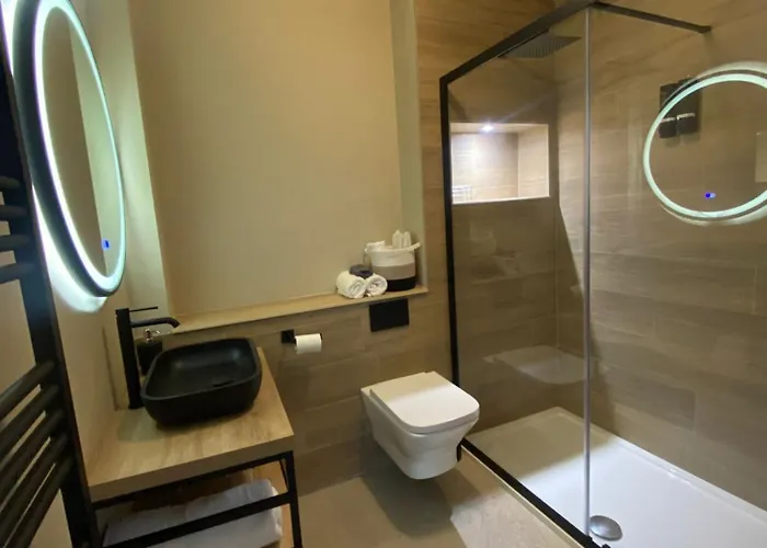 The Glen Quarter Гостевой дом 4*