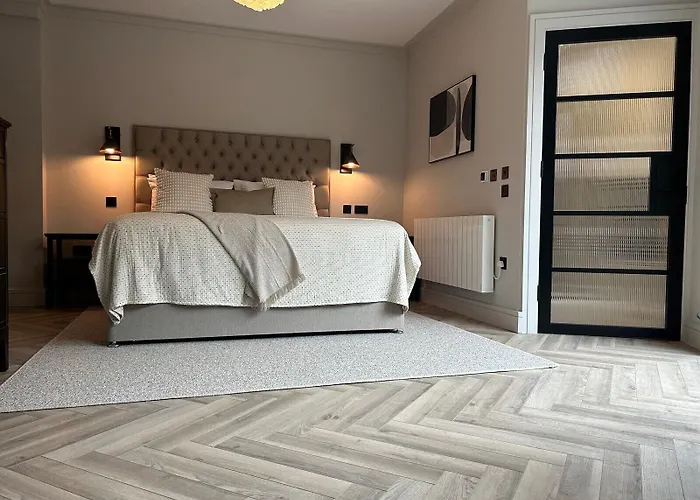 The Glen Quarter Гостевой дом 4*